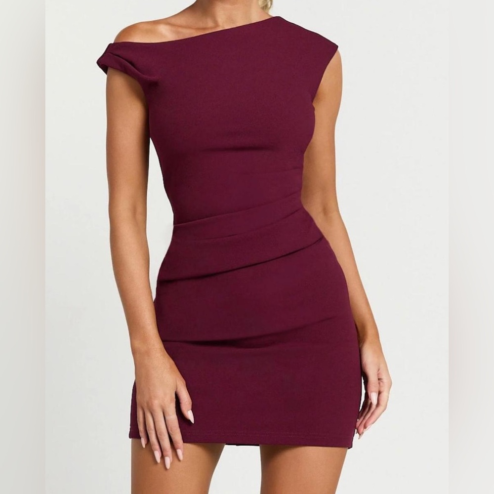 Elegant Burgundy Bodycon Dress